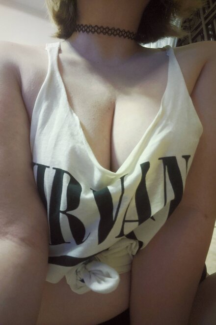 Always loved the 90s grunge aesthetic. Also cleavage, o[f] course!