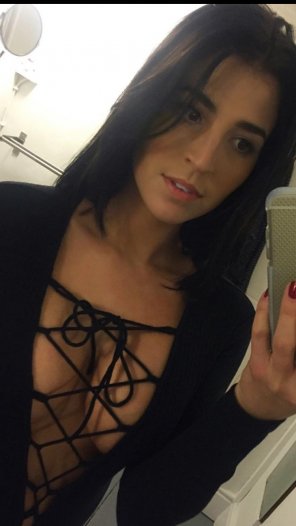 amateur pic Strappy Cleavage
