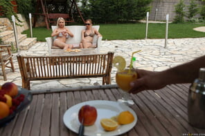 zdjęcie amatorskie mandy dee big juicy juggs (290)