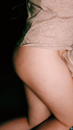 zdjęcie amatorskie Side-boob is a thing... what about side-butt ? [F] ðŸ‘