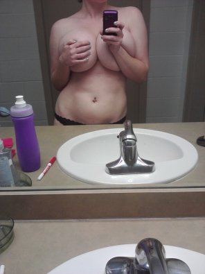 photo amateur big-boob-hand-bra