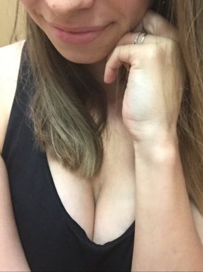 zdjęcie amatorskie Happy cleavage