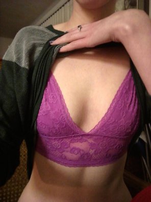 photo amateur Real bra instead of hand bra this time