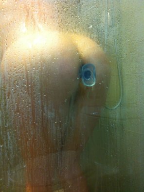 photo amateur In the shower