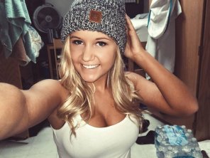 amateur pic Lover her grey hat!