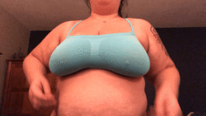 foto amatoriale Titty Drop now with actual GIF