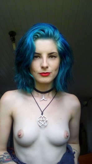amateur pic I'm blue witch [f]