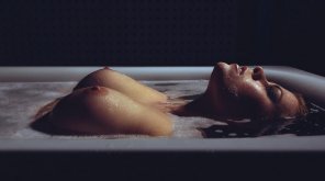 foto amateur Tits in the tub