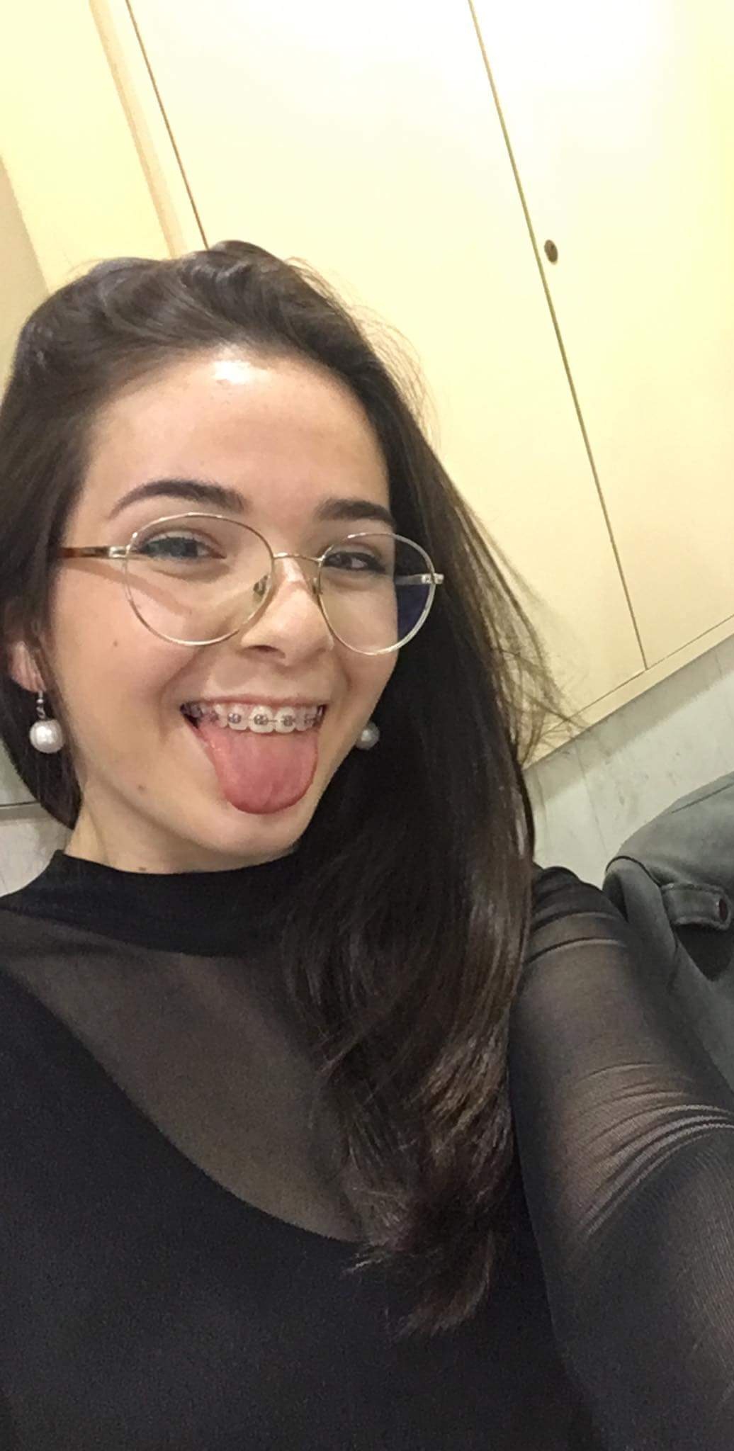 Glasses cutie with braces for maximum pleasure Porn Pic - EPORNER