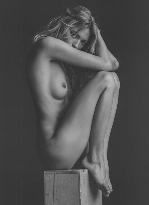 Martha Hunt nude
