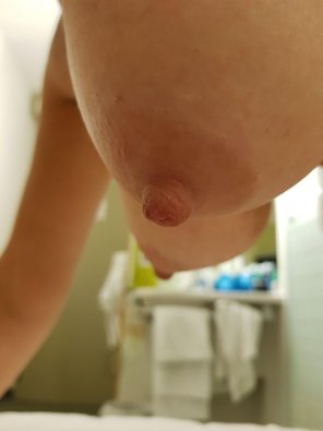 amateurfoto Original Contentboobs from the side