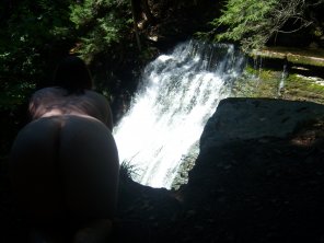 amateur pic Naked at the Waterfall