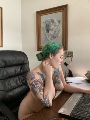 amateur pic How working from home should always be