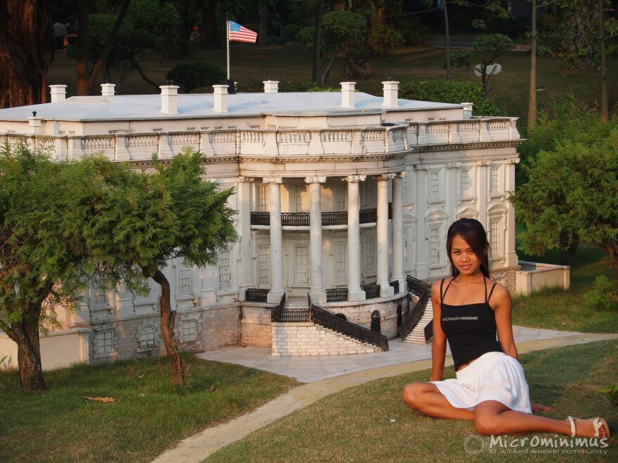 AroundWorldinWW-006-topaz-faceai-enhance-1.9x