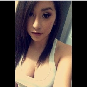 amateurfoto Pale in tank top.