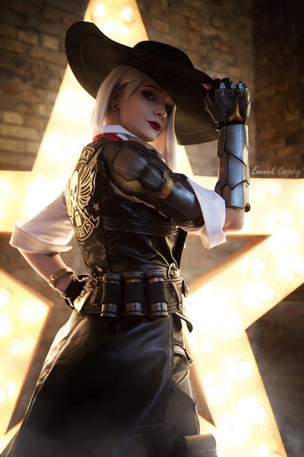 My favorite overwatch hero - Ashe! Who's yours? ~ by Evenink_cosplay