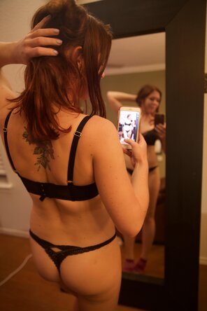 photo amateur [f] Taking some sexy pics for you