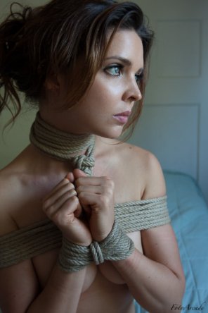 foto amateur Blue eyes and rope