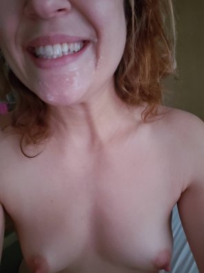 amateur photo Happy girl this morning