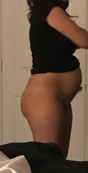 foto amateur Belly and booty growing