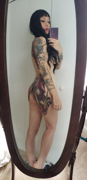 foto amadora Can't wait to finish this, uh, very small back tattoo.