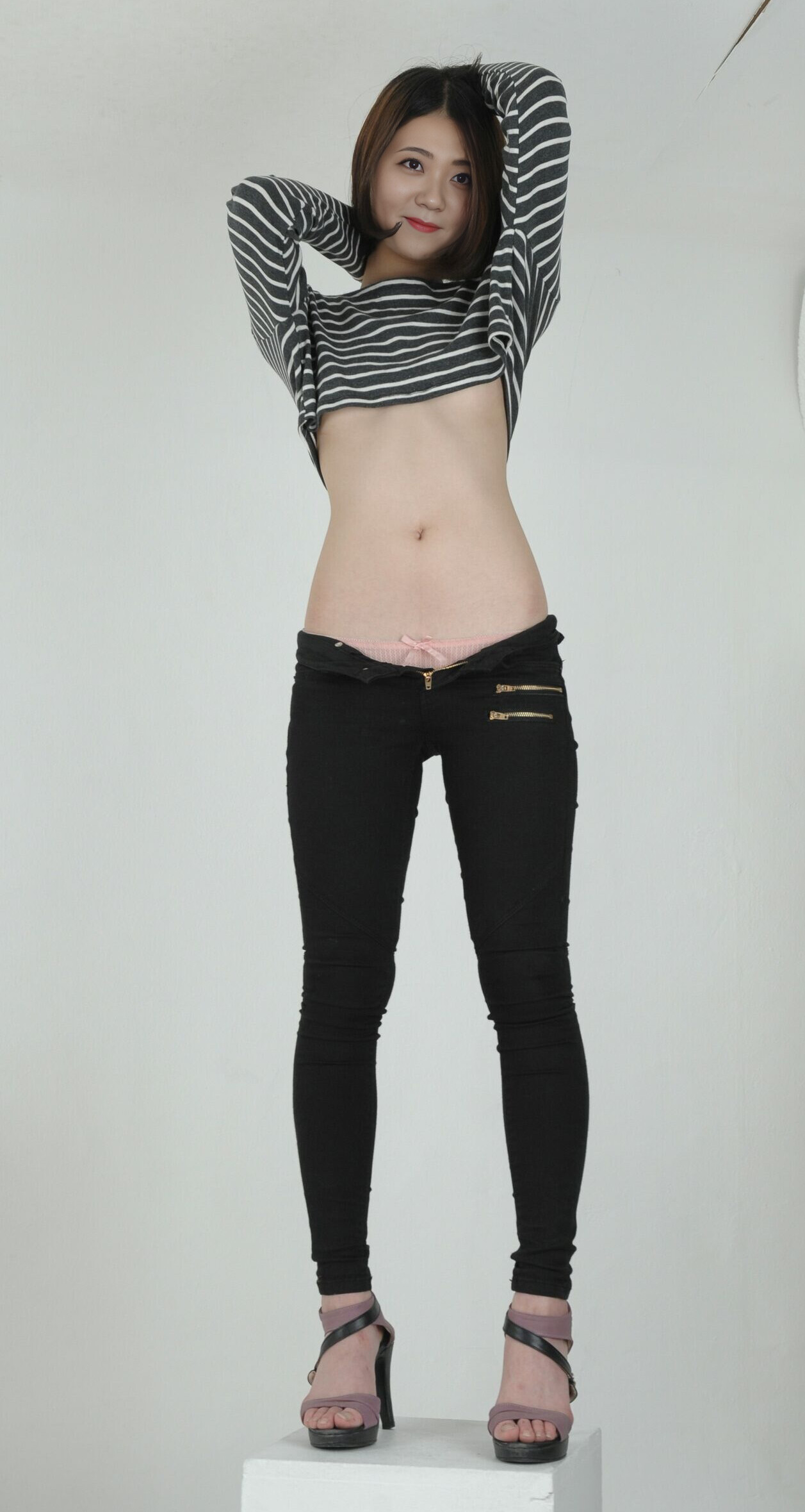 amateur photo W64pOBwI-1.pngaaa