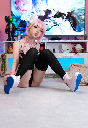 foto amadora alice-delish-pink-haired-neko-harness-DSC00882