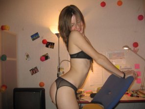 zdjęcie amatorskie Having fun with a stripping routine