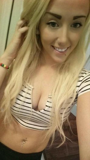 amateur pic Striped Blonde [MIC]