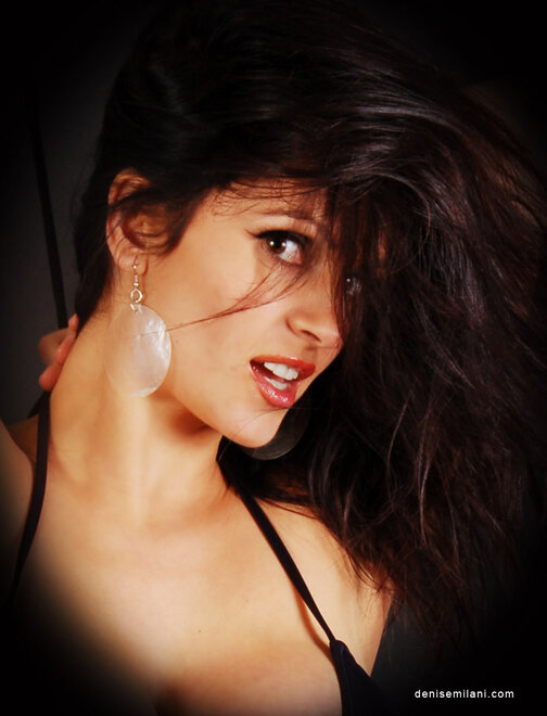 33957_dm_black_swimsuit8_122_1005lo