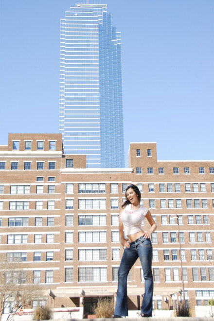 38730_dallas16_122_495lo