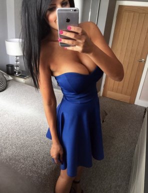 amateur pic Strapless gown