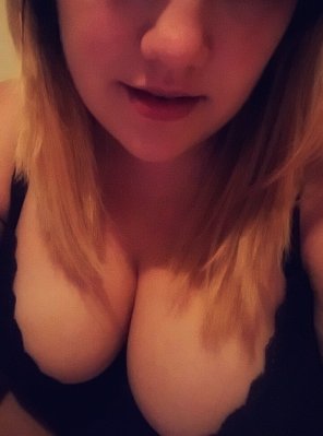 amateur photo [OC][Image] It's Monday, would you fuck these tits?