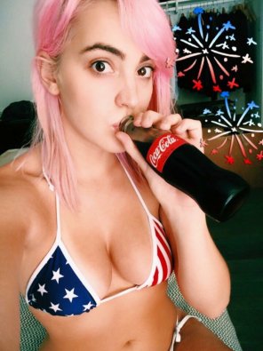 amateur-Foto Red, White and boobs