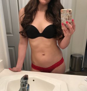 amateur pic Iâ€™m curious - what about women turns you on the most?