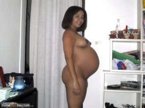 foto amadora Showing off her size