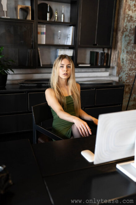 Petite blonde doll Alecia Fox teases with her ass in pantyhose in the kitchen