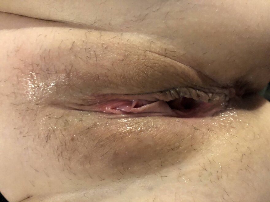 u/DaWifeGettinFucked freshly fucked pussy glistening after having the cum rubbed all over.