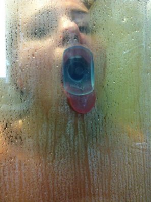 amateur pic Shower Fun