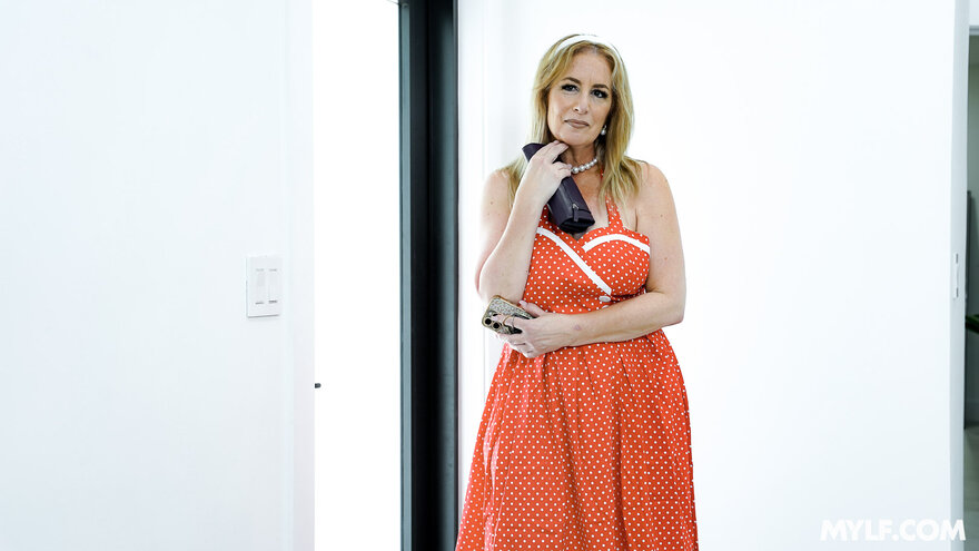 momdrips_danni_jones_065