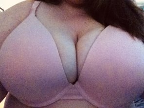 foto amateur Wifeâ€™s covered 40DDDs