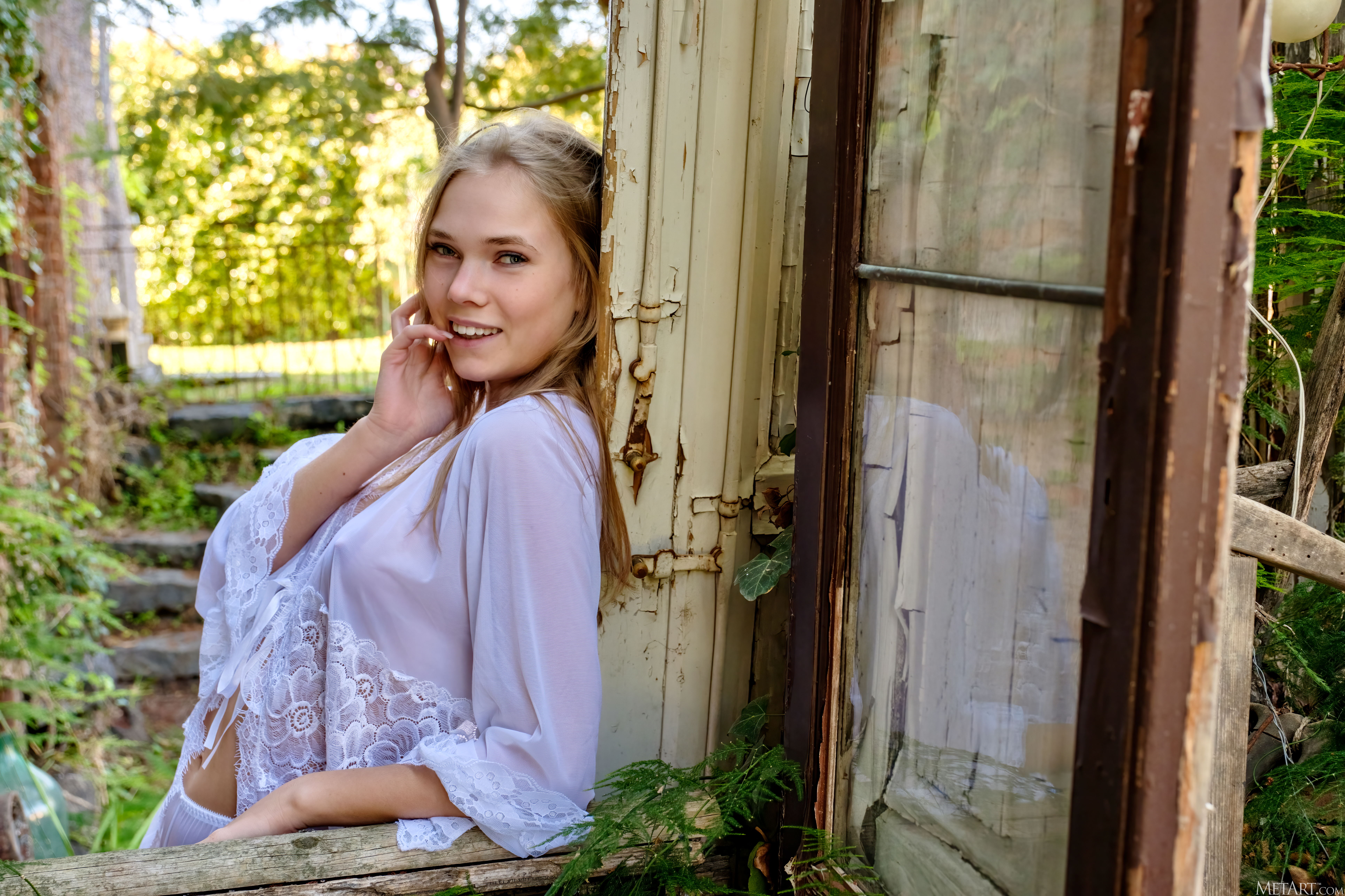 amateur photo MetArt_Sheer-Temptation_Luise_high_0007