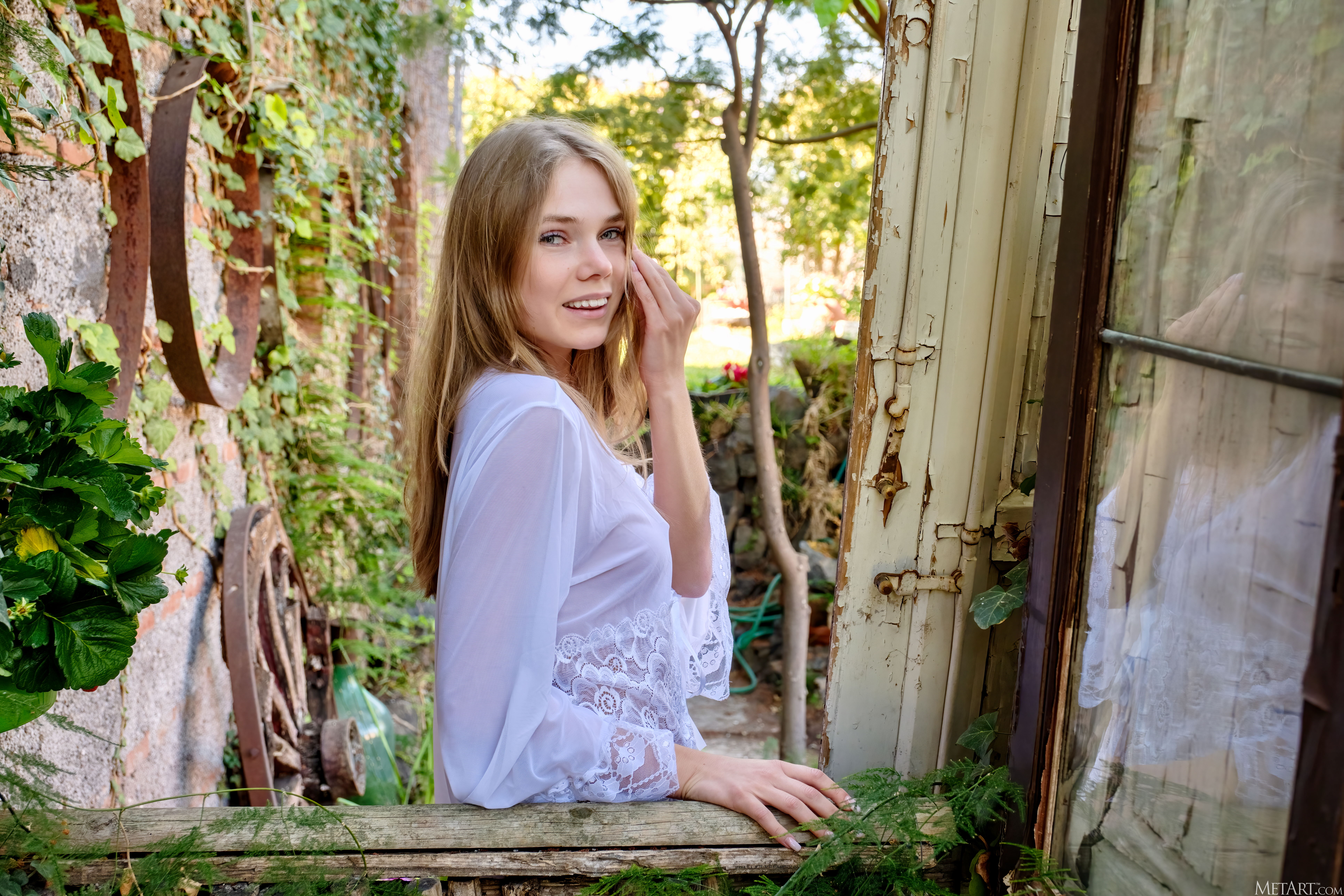 amateur photo MetArt_Sheer-Temptation_Luise_high_0008