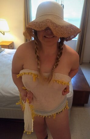 zdjęcie amatorskie Cinco de Mayo may be the only day of the year I can get away with this outfit!