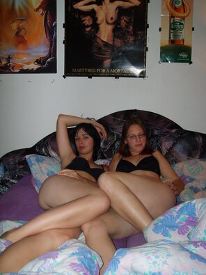 amateur photo Sharing_bed_with_friend_sharing_friend_in_bed_PA220044