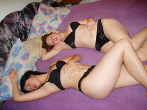 amateur photo Sharing_bed_with_friend_sharing_friend_in_bed_PA220055