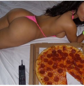photo amateur Netflix, a Pizza and Chill