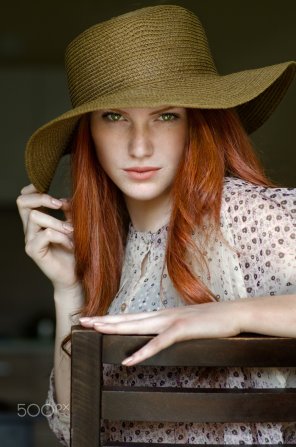 foto amadora Intensity in a hat