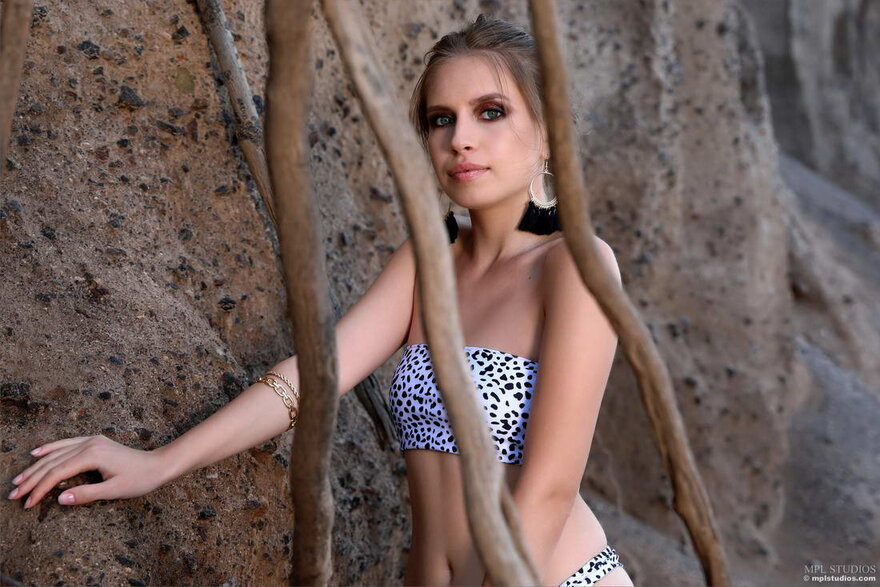 Aristeia_Across-the-Universe_005