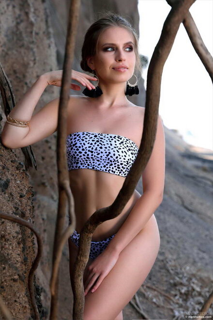 Aristeia_Across-the-Universe_009